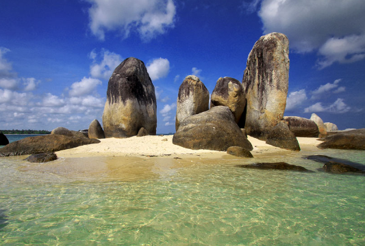 Batu Berlayar Belitung